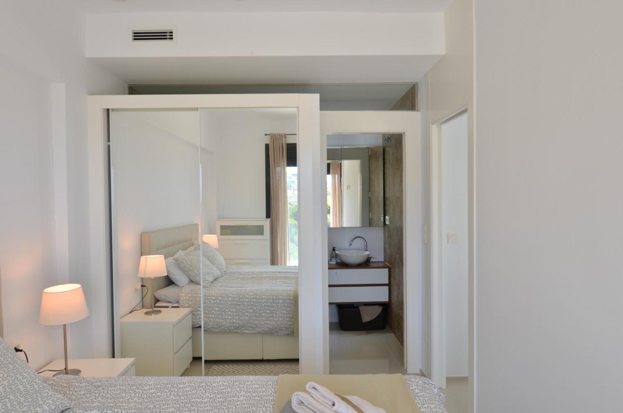 Beachfront Luxury Apartments By Nras Arenales del Sol Room photo